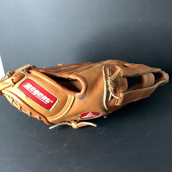 Regent “The Rustler” RHT Handcrafted Top Grain Cowhide Baseball Glove #03850 - Picture 3 of 5